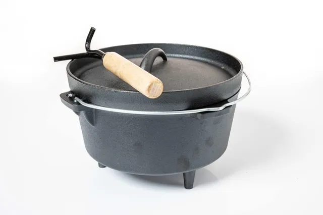 jet-line-arkansas-dutch-oven-3-liter-gusseisen-schwarz-mit-deckelheber image 1
