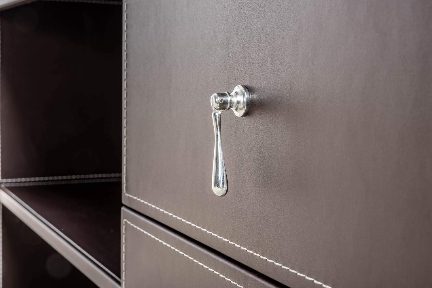 jet-line-padova-sideboard-160-cm-braun-kunstleder-mit-ziern-hten image 7