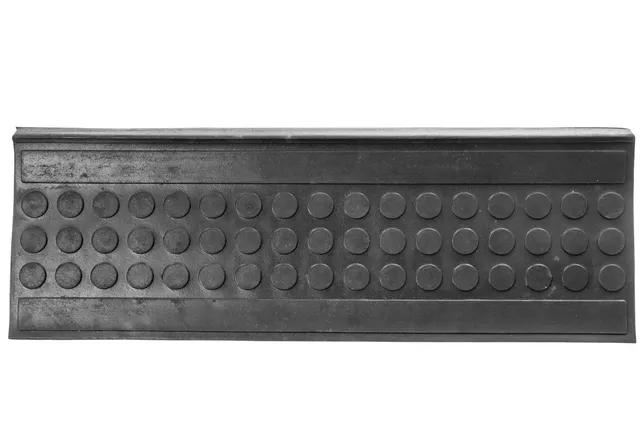 jet-line-melina-gummi-stufenmatte-25x75-cm-schwarz-mit-winkelkante image 1
