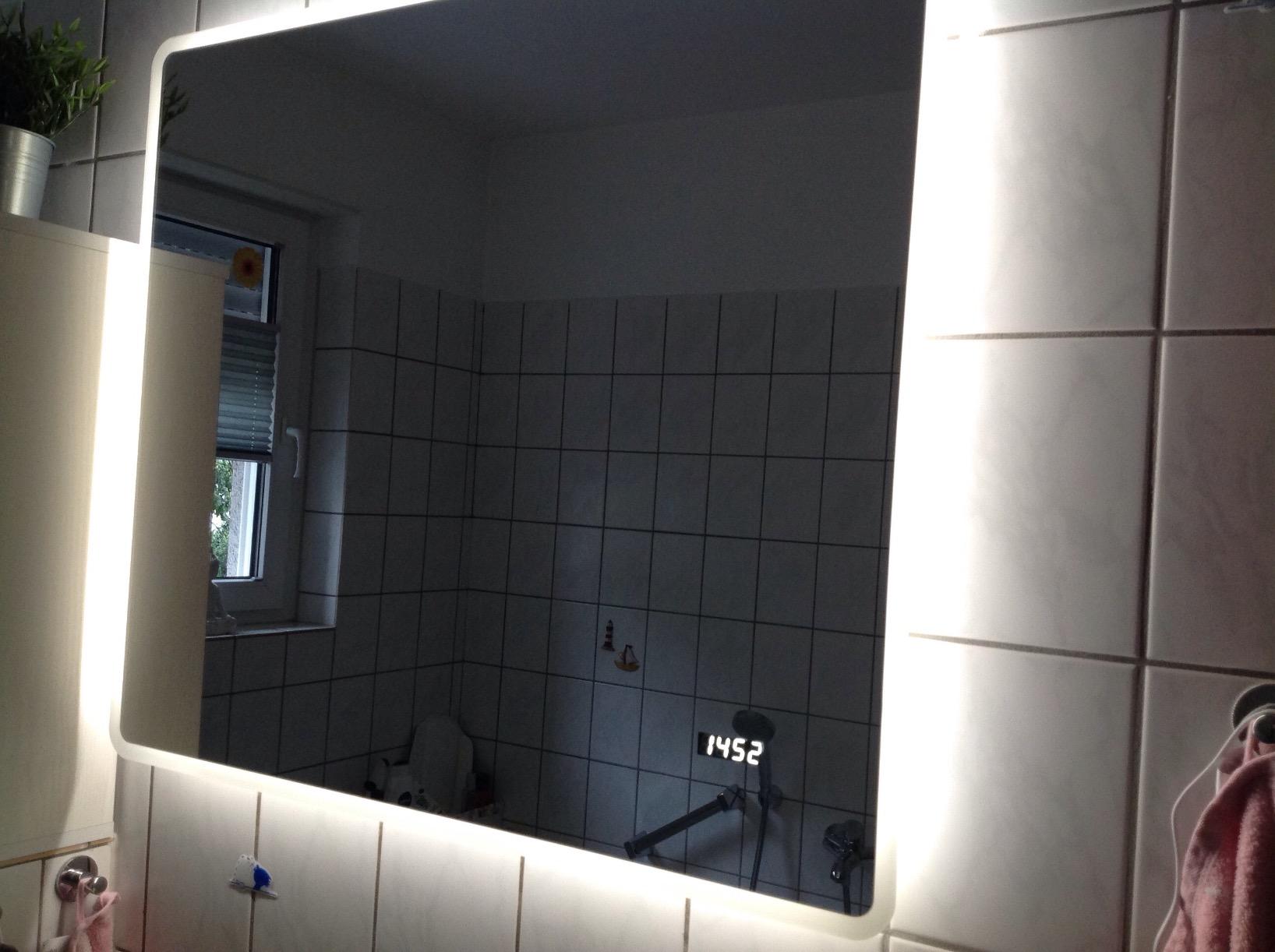 Perfekt über Doppelwaschbecken
