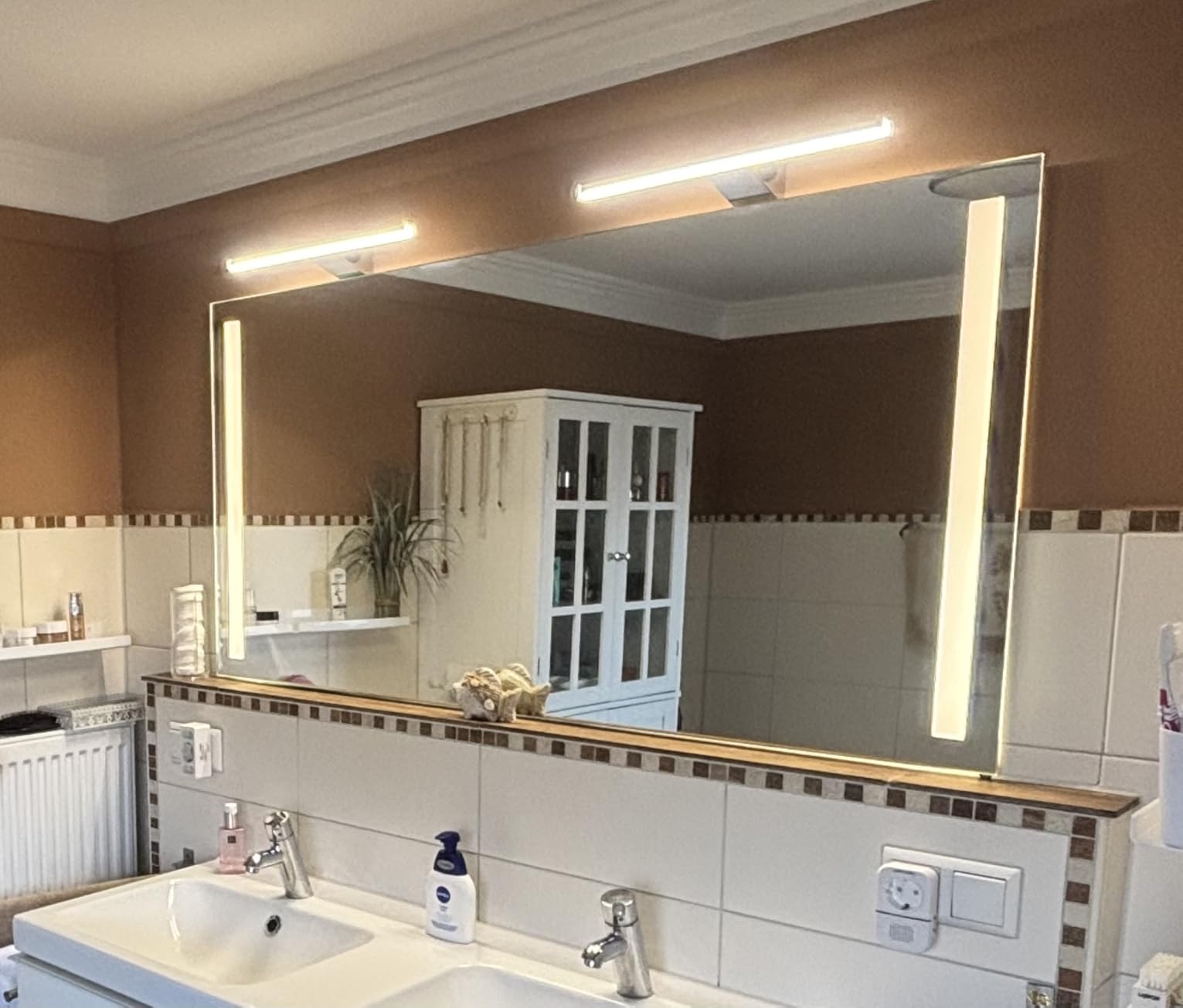 Top über Doppelwaschbecken
